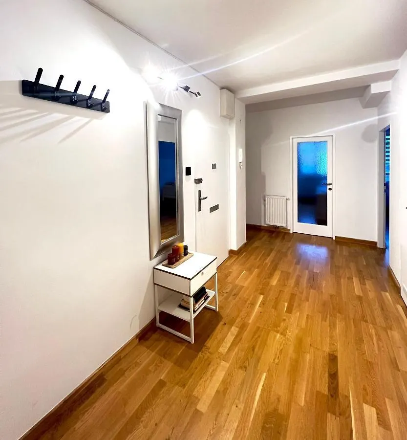 Spacious Apartment With Terrace Vienna