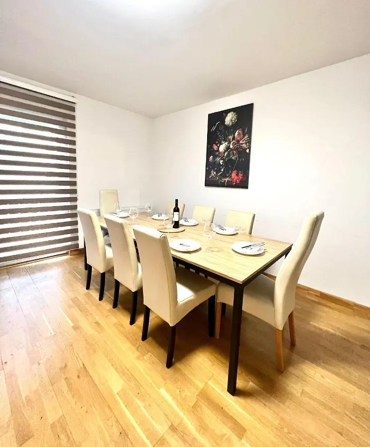 Spacious Apartment With Terrace Bécs Ausztria